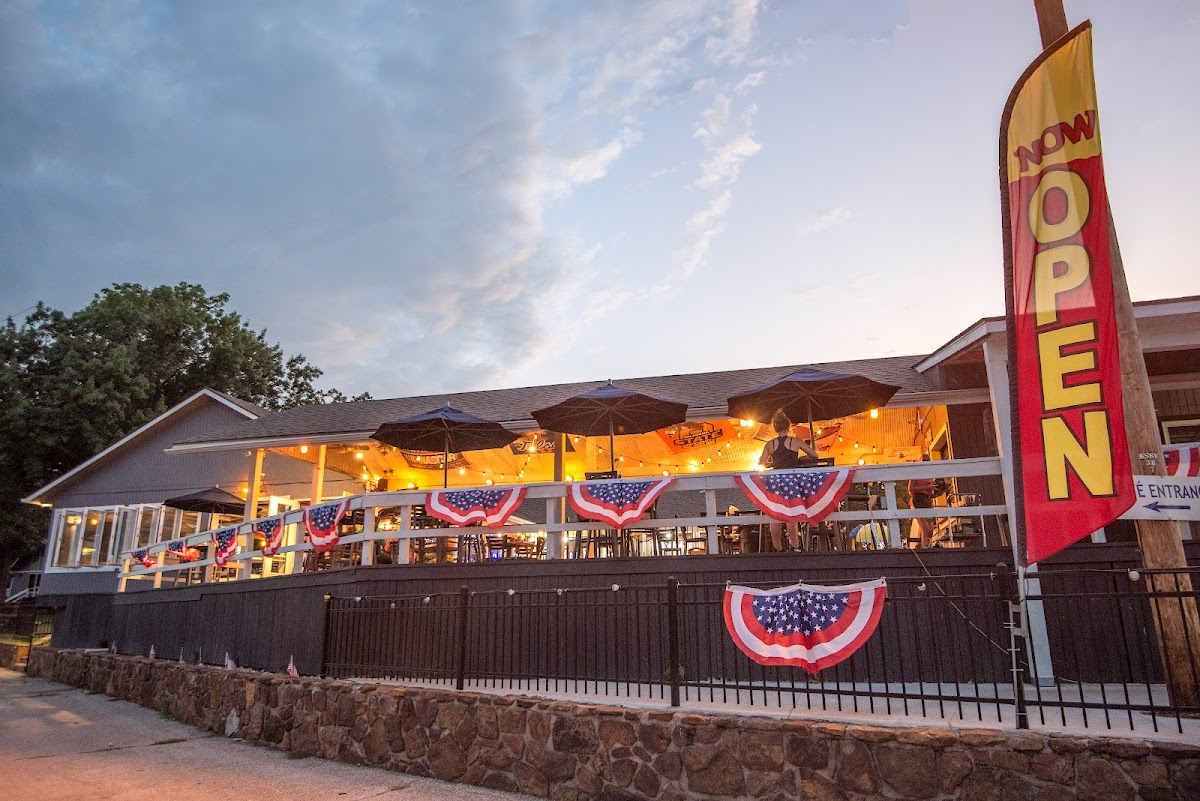 Quarterdeck Lakeside Dining